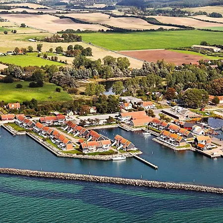 6 Person On A In Borre