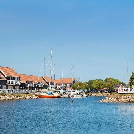 6 Person On A In Appartamento *