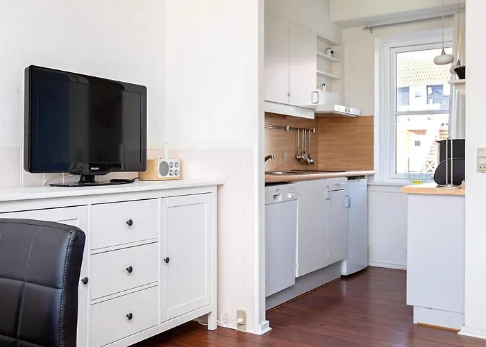 6 Person On A In * Borre